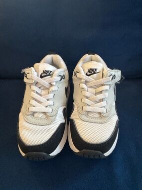 Nike Kids AirMax 1 EasyOn in White and Black